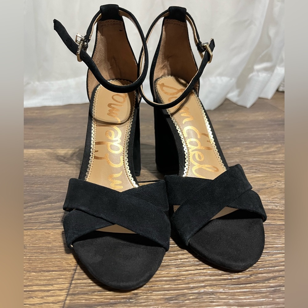 Preloved-SAM EDELMAN Yancy Block Heel Sandal, Suede, Ajustable Ankle Straps.
